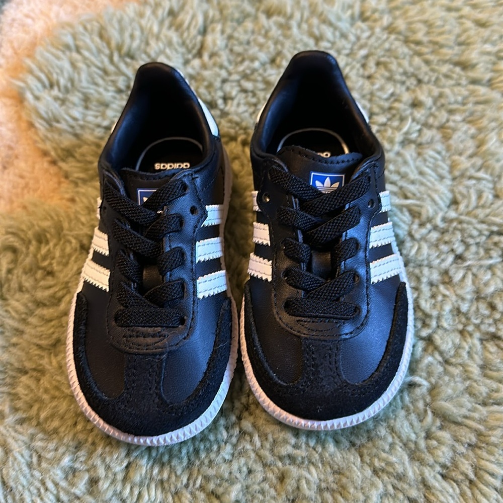 NWOT Kids adidas samba black 5K